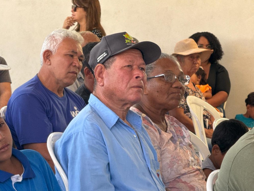 Prefeito Sérgio Machnic e vice-prefeita Iva Viana visitam Vale Verde e reforçam compromisso com pavimentação