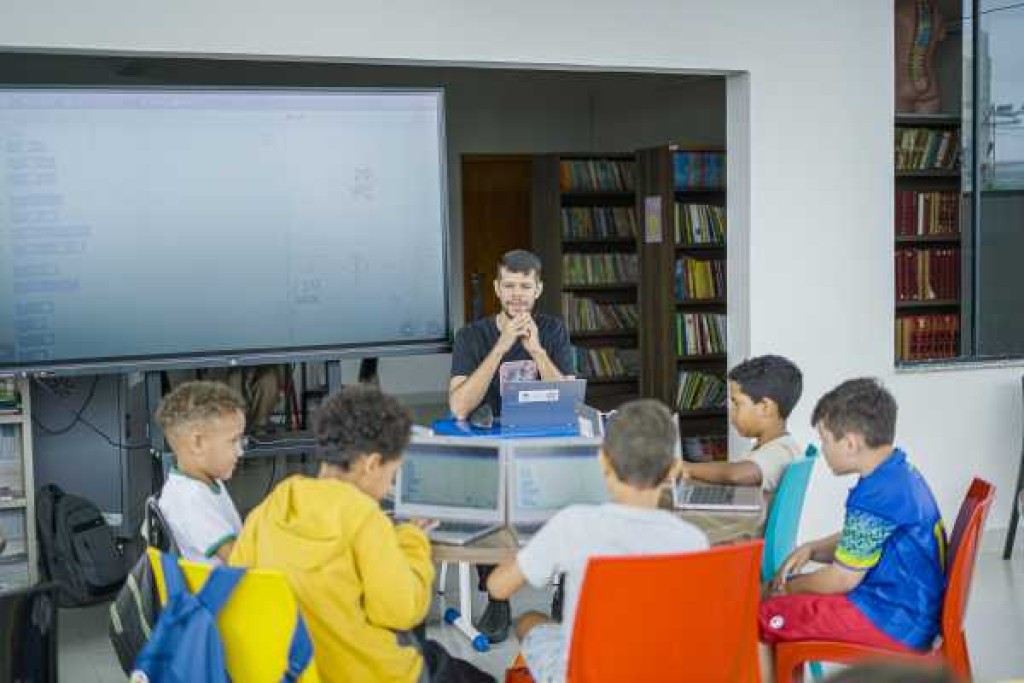 Da alfabetização digital ao protagonismo tecnológico: rede municipal de Lucas do Rio Verde passa a ofertar ciências da computação