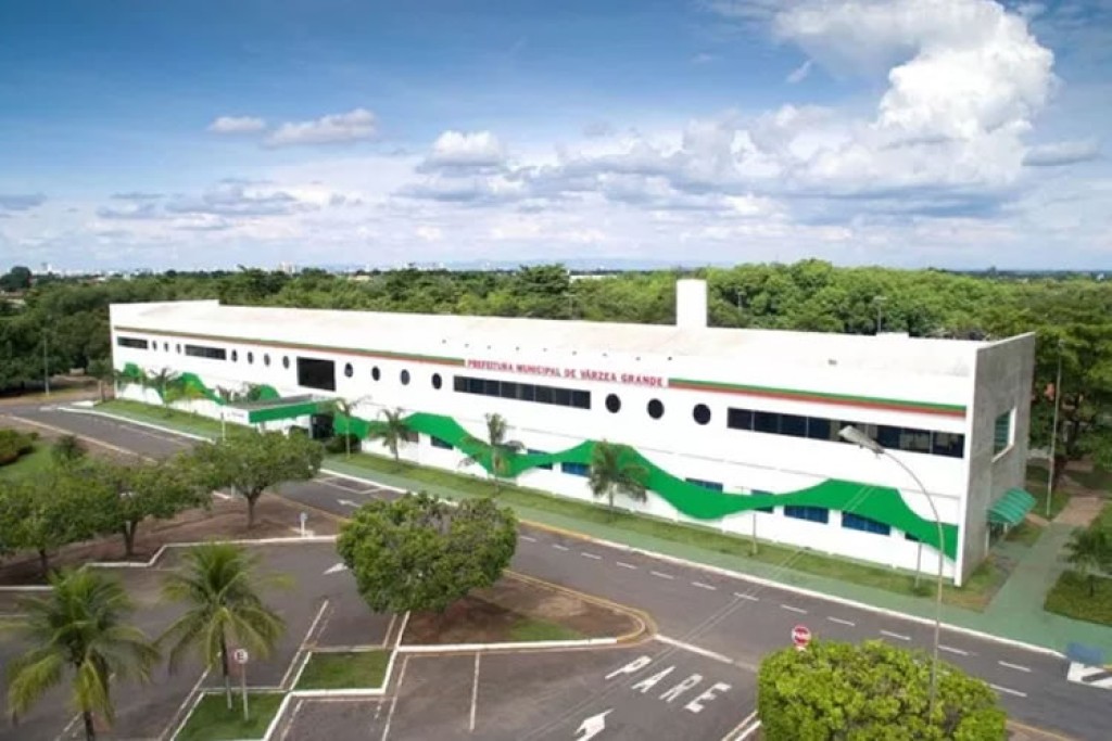 Maior programa de regularização fundiária da historia de Várzea Grande, destaca prefeita Flávia Moretti