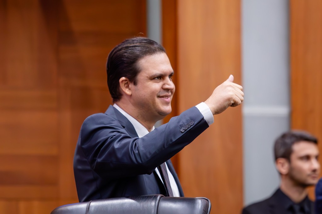 Lei cria Semana do Movimento Comunitário e valoriza lideranças dos bairros
