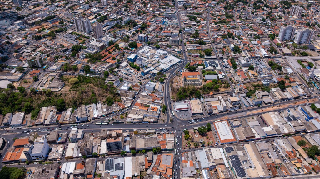 Feriado com interdições para avanço de obras e realização de procissões na Capital