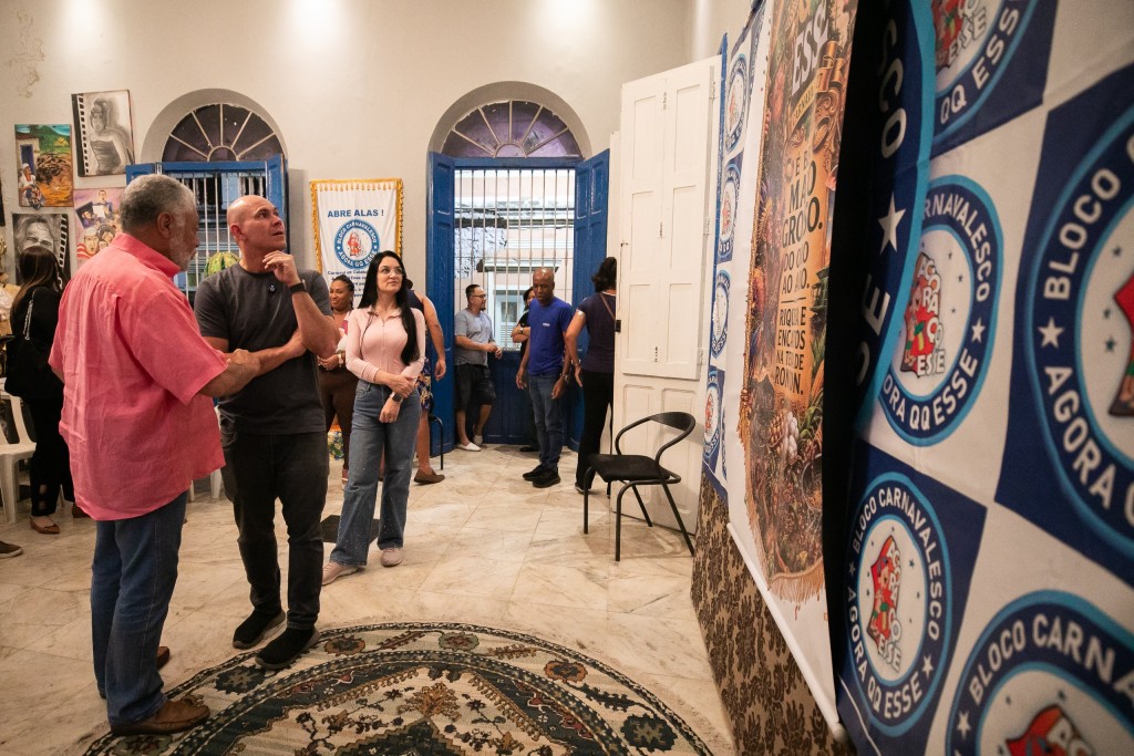Abilio visita sede do bloco Agora QQ Esse e reforça apoio à valorização do Centro Histórico