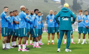 Ancelotti testa Rayan e Léo Pereira em último ensaio antes de amistoso contra o Egito
