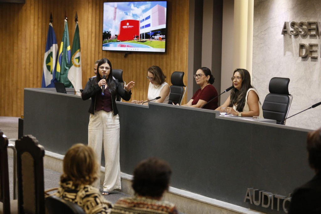 Jornada debate desafios da saúde da mulher e defende ampliação de políticas públicas em MT