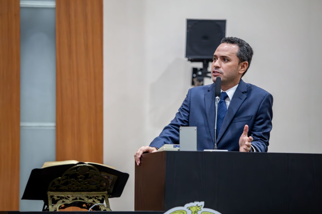 Assembleia aprova projeto de Diego Guimarães que regulamenta traçados de rodovias estaduais