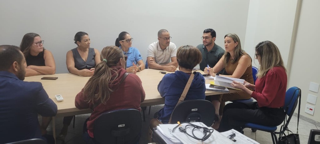 Assistência Social realiza reunião para avançar processo de regularização fundiária na Vila Militar