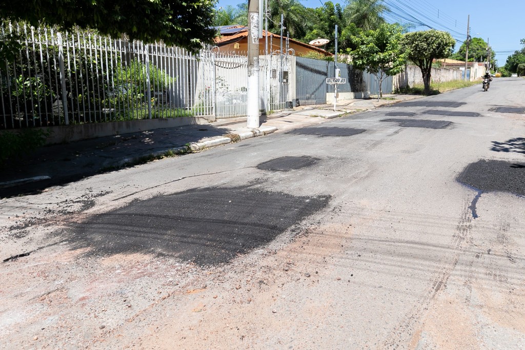 Nove equipes atuaram em mutirão de tapa-buracos no CPA II