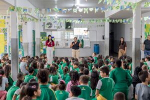 Com cães policiais e atividades lúdicas, Educa Pet conscientiza estudantes sobre proteção animal