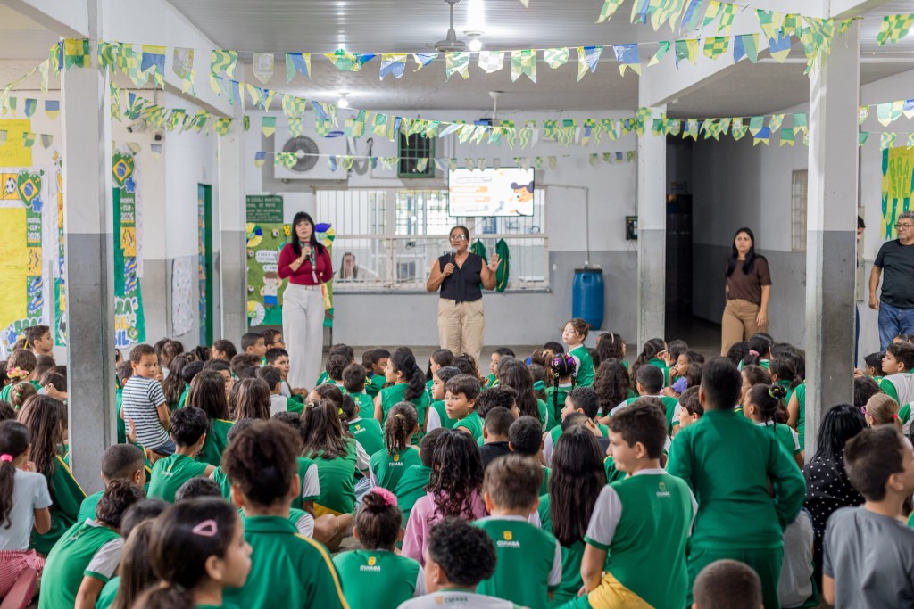 Com cães policiais e atividades lúdicas, Educa Pet conscientiza estudantes sobre proteção animal