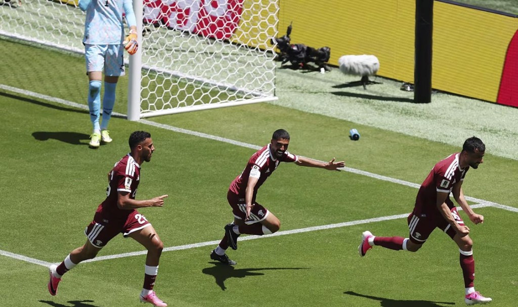 Catar arranca empate da Suíça nos acréscimos em estreia na Copa do Mundo