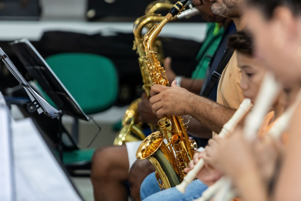 Escola Municipal de Música abre novas vagas para completar turmas de instrumentos e canto coral