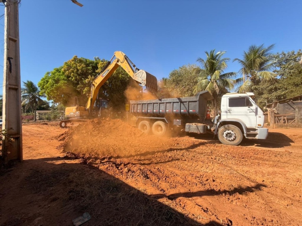 Prefeitura de Sinop inicia obras de asfaltamento no Chácaras Planalto e amplia frentes do pacote de pavimentação
