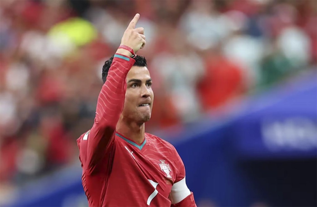 Portugal atropela Uzbequistão por 5 a 0 e CR7 faz história