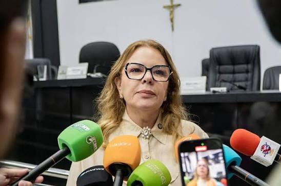 Paula Calil articula reeleição na Câmara e prepara plano B com Dilemário