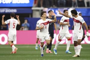 Turquia surpreende e vence Estados Unidos em jogo de cinco gols
