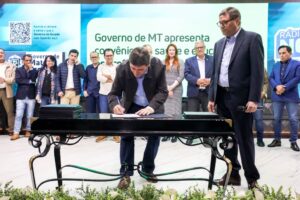 Governo de MT firma convênios com municípios do Alto Rio Paraguai: "parceria faz diferença na ponta", afirma prefeito de Tangará da Serra
