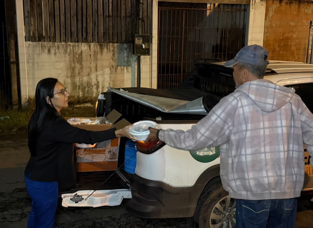 Várzea Grande reforça ações de acolhimento e distribui sopa para pessoas em situação de rua durante período de frio