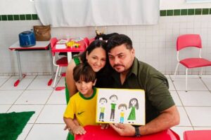 Escola realiza "Dia da Família" e promove oficinas e recreação 