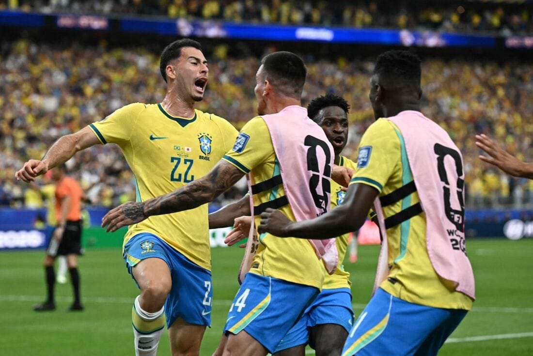 Brasil vence o Japão de virada e garante vaga nas oitavas da Copa do Mundo