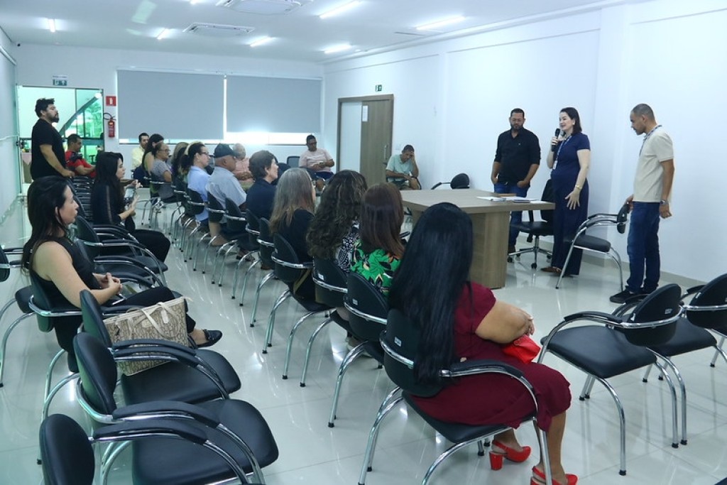 Prefeitura de Sinop valoriza trajetória de servidores aposentados em cerimônia de homenagem