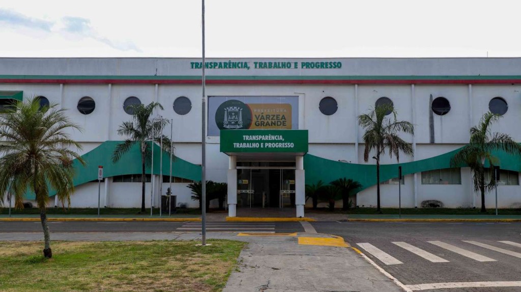 Prefeitura de Várzea Grande antecipa pagamento e quita salários dos servidores nesta terça-feira (30)