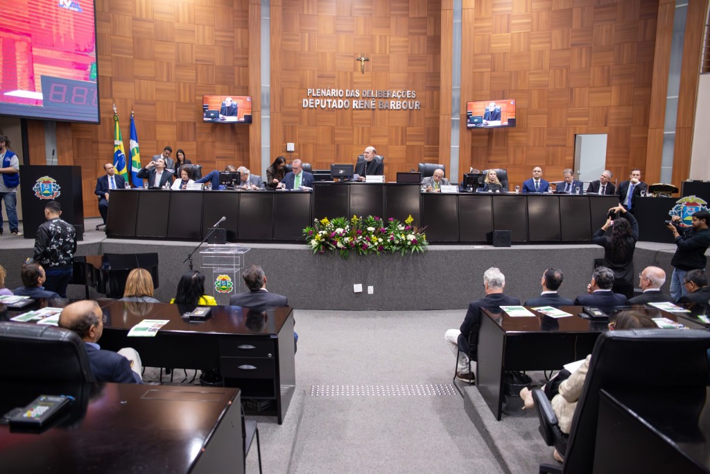 ALMT e Senado celebram 50 anos da lei de Vicente Vuolo