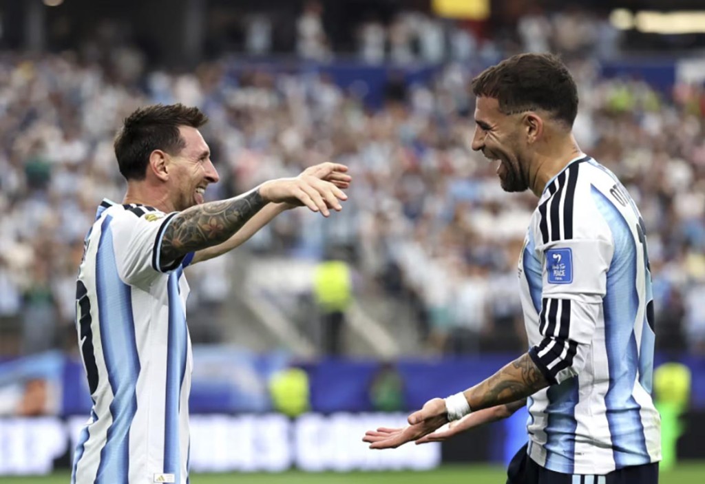 Argentina vira contra o Egito nos acréscimos e se classifica às quartas de final da Copa do Mundo