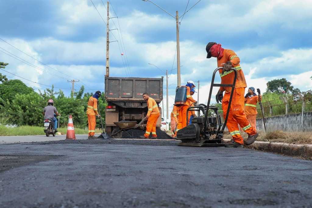 Secretaria de Viação e Obras intensifica manutenção em seis bairros de Várzea Grande nesta quarta-feira (08)
