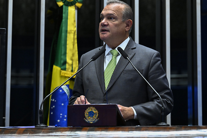 APÓS DEFESA EM PLENÁRIO, WELLINGTON CELEBRA APROVAÇÃO DE PROJETO QUE FORTALECE A PROTEÇÃO ÀS MULHERES