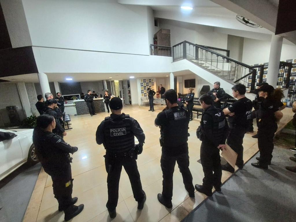 Polícia Civil deflagra operação contra facção criminosa que utilizava bingos para lavagem de dinheiro em MT