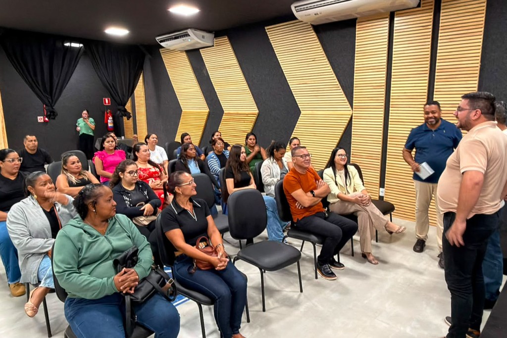 Superintendência de Educação reúne monitores do transporte escolar para ouvir demandas e fortalecer o diálogo