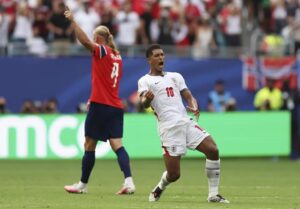 Inglaterra busca virada sobre a Noruega na prorrogação e garante vaga na semifinal da Copa do Mundo