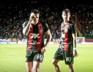 Vitória vence e afunda o Vasco na zona de rebaixamento