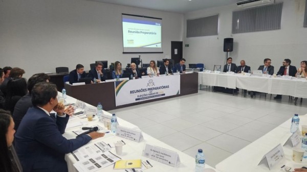 TRE-MT reúne juízes e autoridades para alinhar preparativos das eleições de 2026