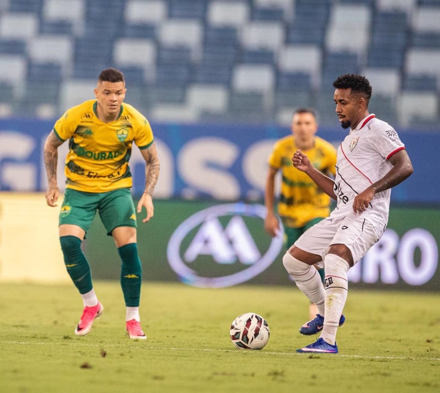 Atlético-GO vence o Cuiabá fora de casa e termina turno próximo do G-6