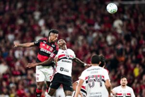 Flamengo domina, sai na frente, mas cede empate ao São Paulo no Maracanã