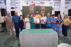 Prefeitura entrega documentário, acervo expositivo e decreto que reconhece Festa de São Cristóvão como Patrimônio Cultural Imaterial
