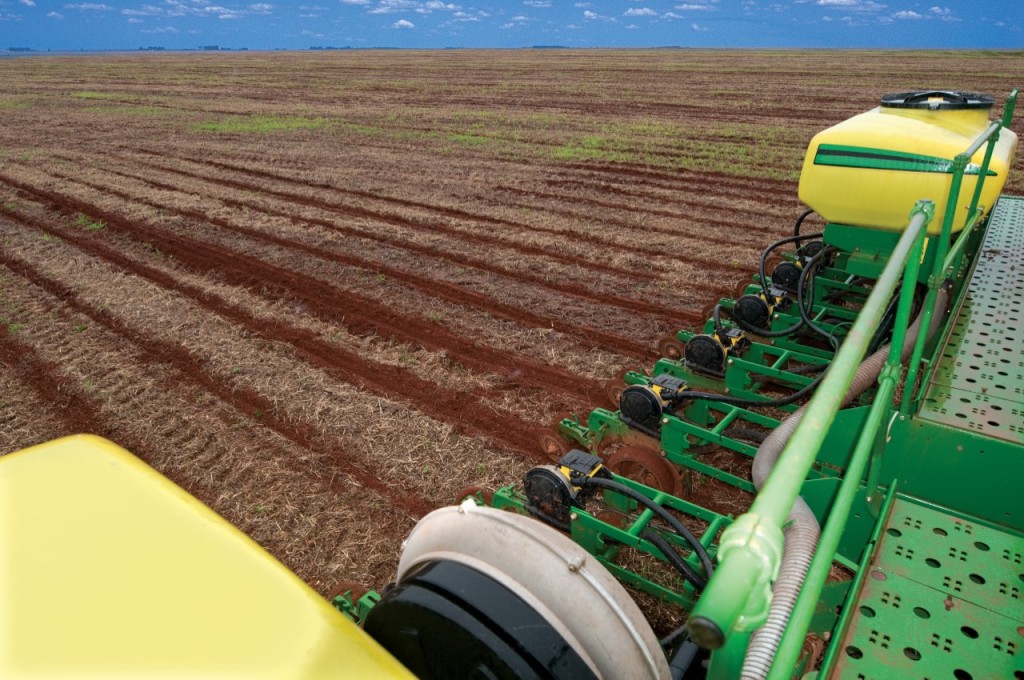 Safra 26/27 deve começar sob excesso de chuva no Sul e seca no Centro-Oeste