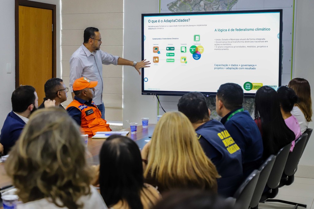 Prefeita mobiliza secretariado para criar plano climático e reduzir riscos de alagamentos e queimadas em Várzea Grande