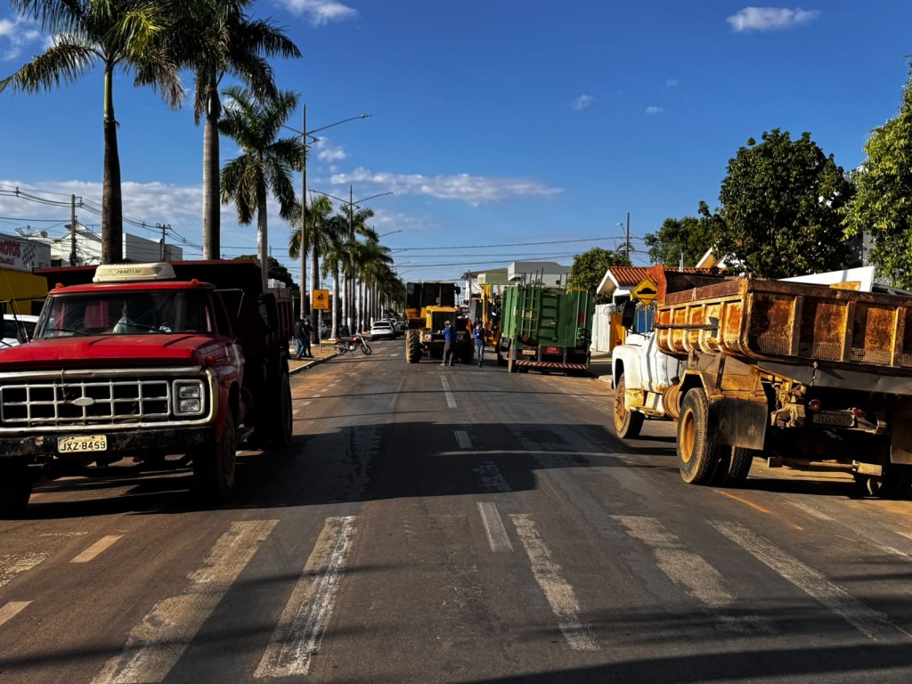 Prefeitura de Primavera do Leste inicia construção de faixas elevadas em frente às escolas