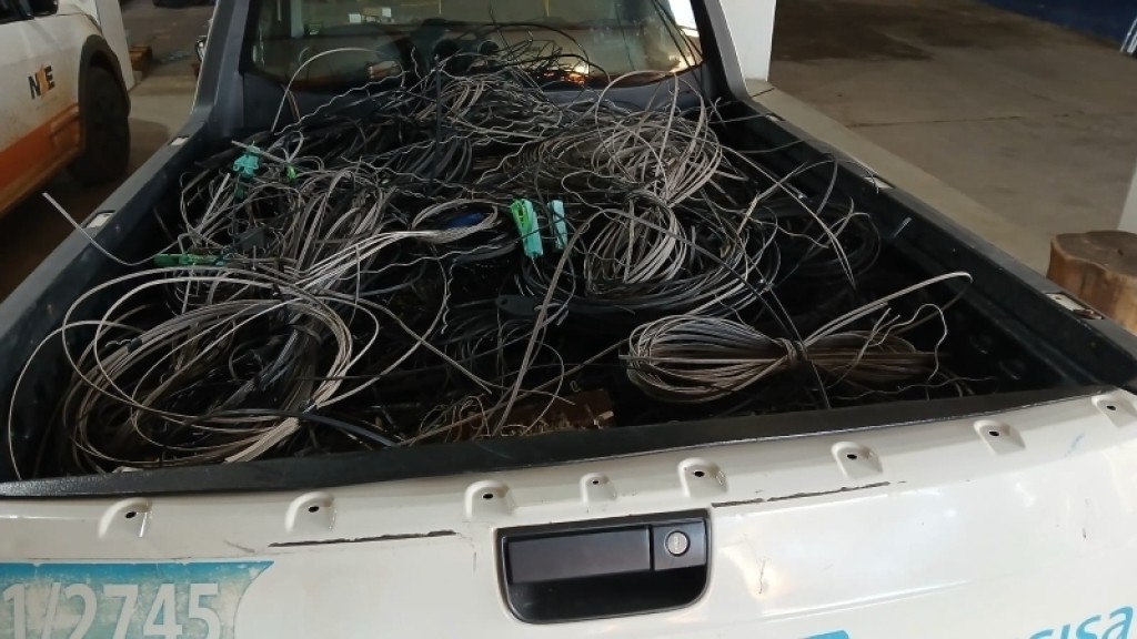 Operação Cidade Limpa ultrapassa 2,6 toneladas de fios retirados de postes em Sinop