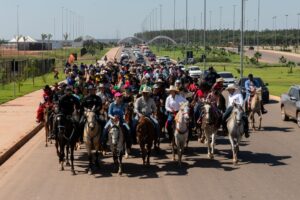 Cavalgada e procissão de caminhoneiros marcam último dia do Mato Grosso AgroFestival