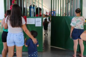 Pontualidade na entrada e saída das escolas reforça aprendizagem, segurança e bem-estar dos estudantes
