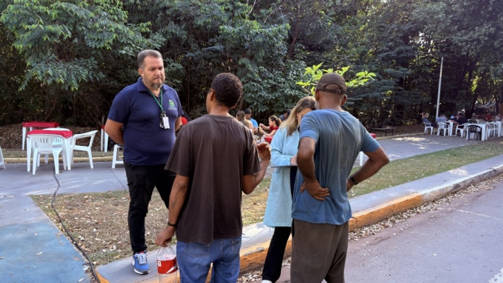 Prefeitura de Sinop mantém trabalho de abordagem social e orientação a pessoas em situação de rua