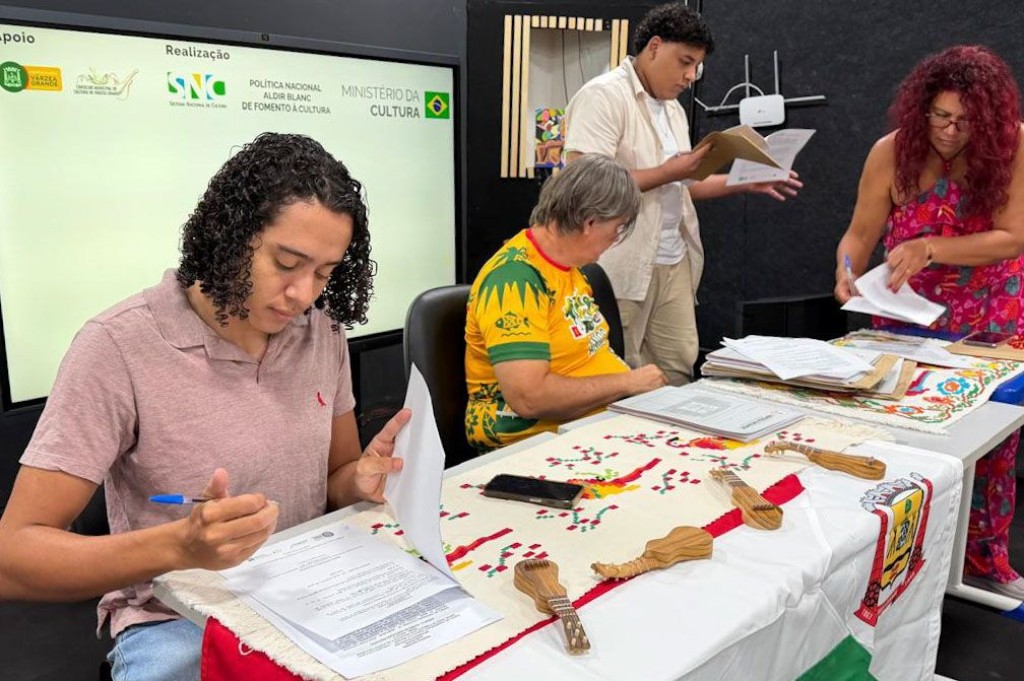 Várzea Grande assina termos e garante R$ 930 mil para projetos do 'Circuito Cultural VG' por meio de recursos federais