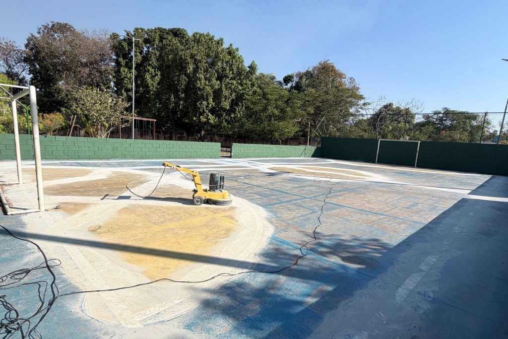 Prefeitura intensifica manutenção de campos, parques e miniestádios em Cuiabá