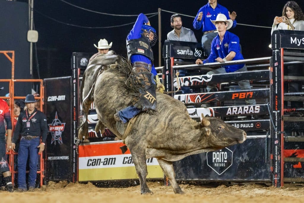 João Paulo Velasco, de Paranaíta, é campeão brasileiro da PBR Brasil