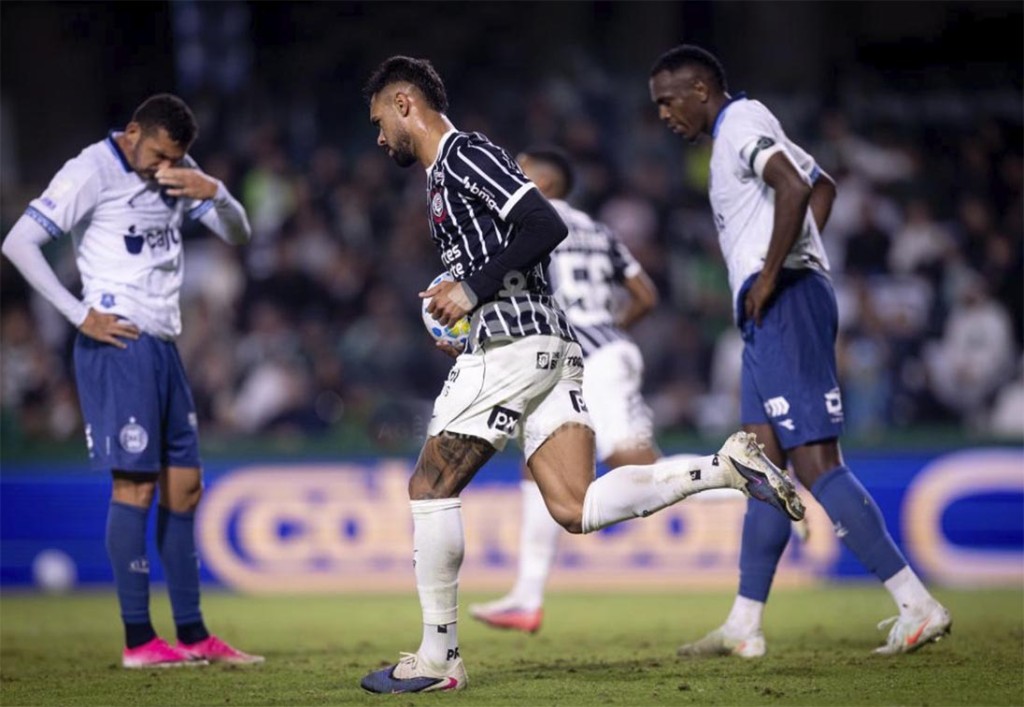 Coritiba vence o Corinthians por 2 a 1 e impõe segunda derrota seguida ao Timão