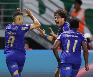 Palmeiras goleia o Santos por 3 a 0 e encaminha classificação à semifinal da Copa do Brasil