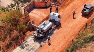 Prefeitura inicia pavimentação asfáltica do bairro Colina Verde